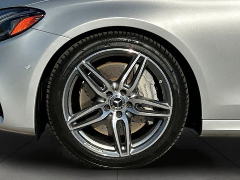 Used 2019 Mercedes-Benz E 300 image 4