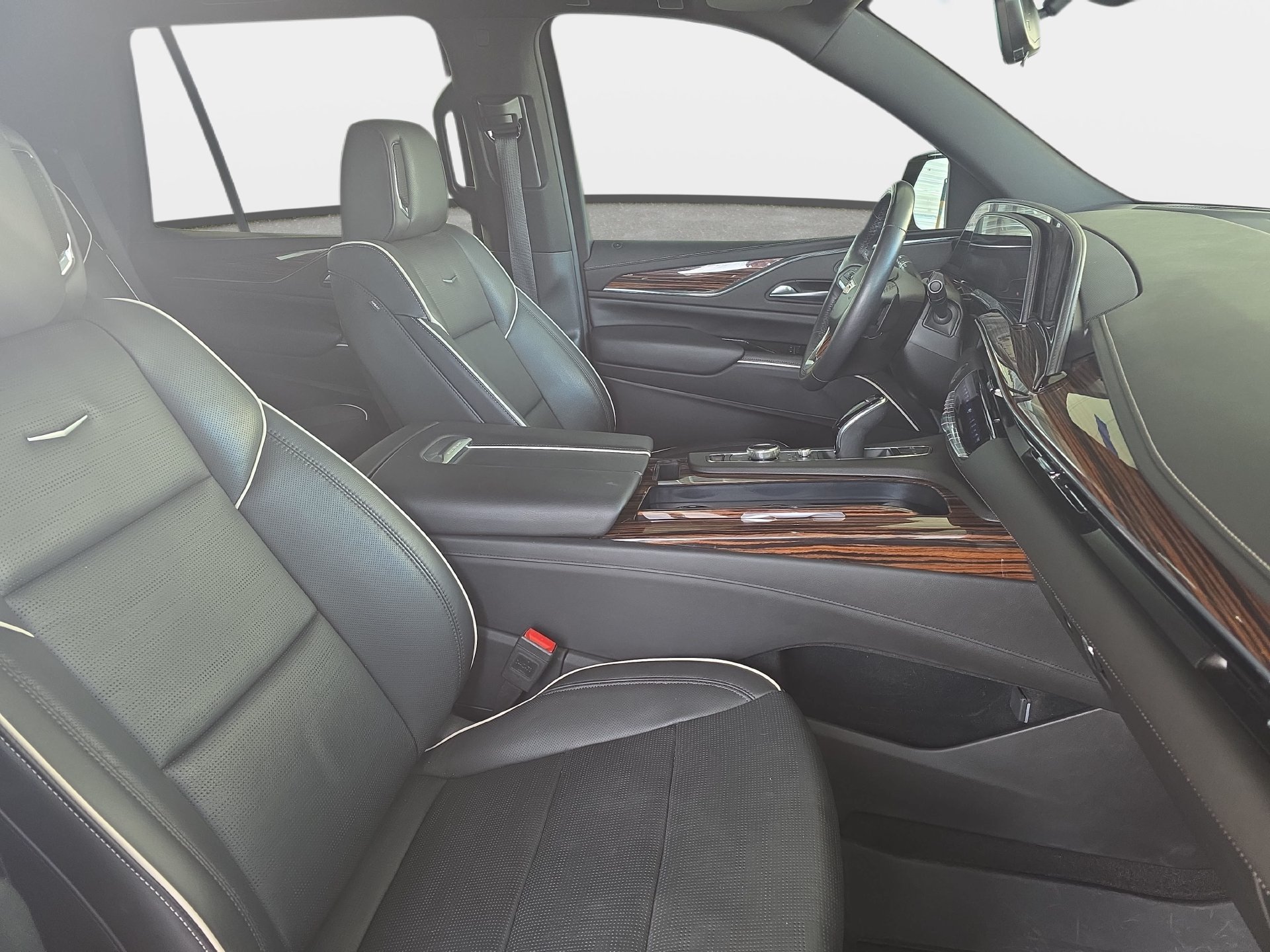 Used 2024 Cadillac Escalade Premium Luxury RWD image 10