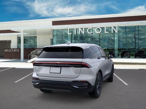 New 2026 Lincoln Nautilus Premier image 8