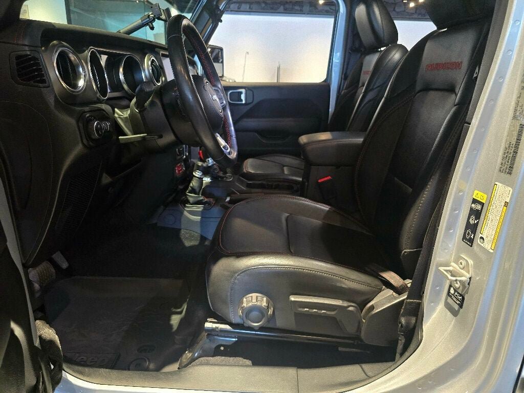 Used 2022 Jeep Gladiator Rubicon w/ LED Lighting Group AWD/4WD image 18