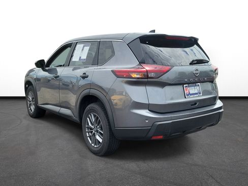 Used 2024 Nissan Rogue S AWD/4WD image 3