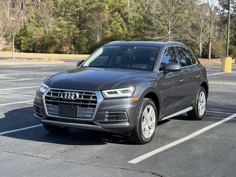 Used 2019 Audi Q5 2.0T Premium Plus w/ Premium Plus Package image 3