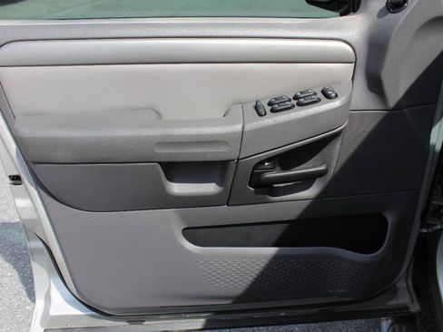 Used 2004 Ford Explorer Sport XLT AWD/4WD image 24