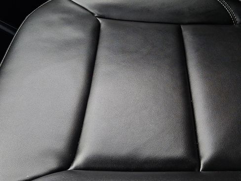 Used 2022 Ford Explorer XLT w/ Equipment Group 202A image 26