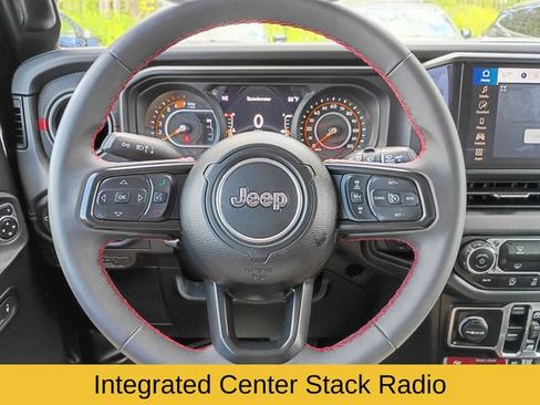 Used 2024 Jeep Wrangler Unlimited Rubicon AWD/4WD image 13