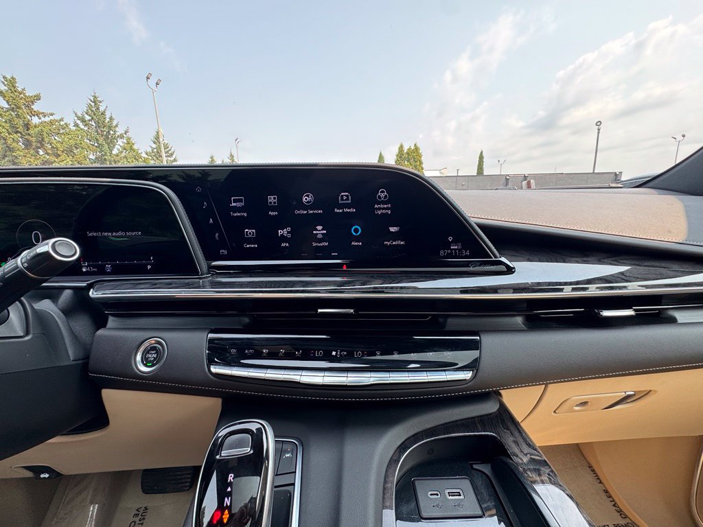 Used 2021 Cadillac Escalade Premium Luxury w/ Driver Assist Tech Package AWD/4WD image 28
