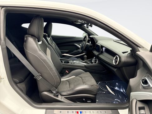 Used 2018 Chevrolet Camaro SS RWD image 19