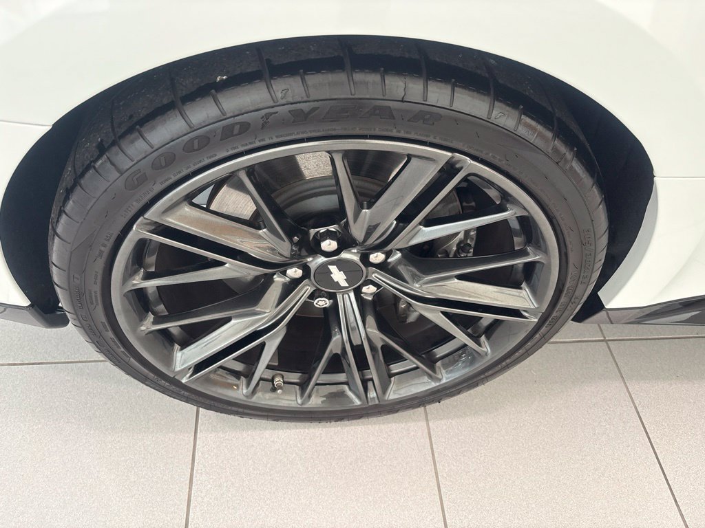 Used 2018 Chevrolet Camaro ZL1 RWD image 5