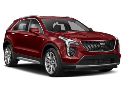 Used 2022 Cadillac XT4 Luxury w/ Cold Weather Package FWD image 6