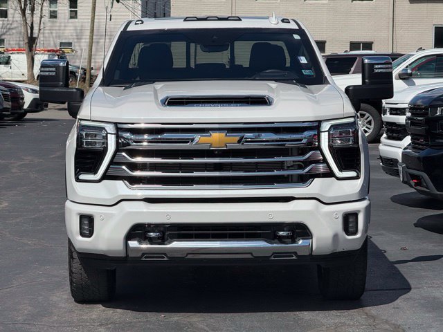 Used 2025 Chevrolet Silverado 2500 High Country w/ Technology Package AWD/4WD image 2