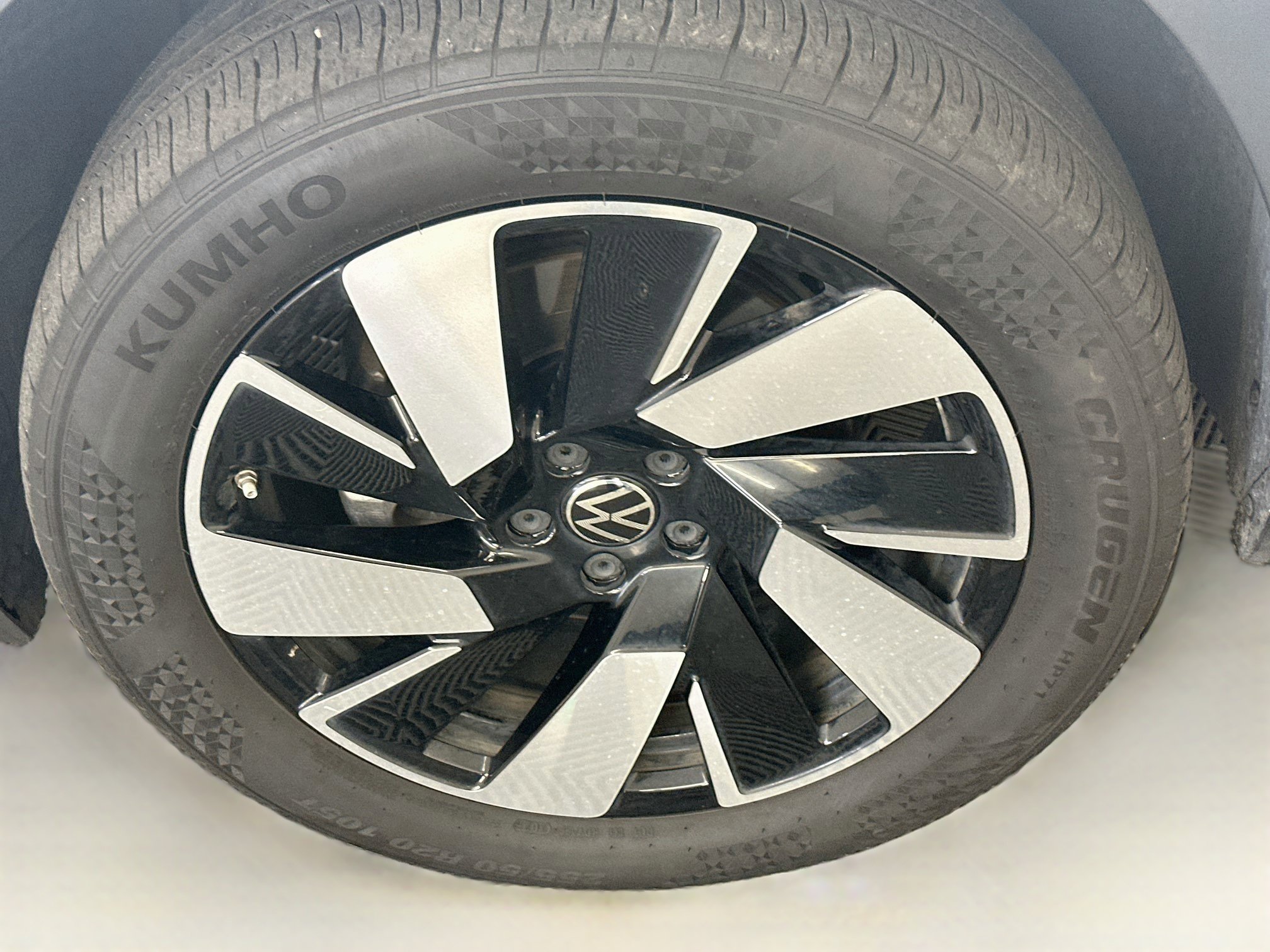 Used 2025 Volkswagen Atlas Cross Sport SEL AWD/4WD image 37
