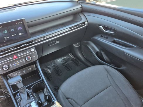 Certified 2025 Hyundai Tucson SE AWD/4WD image 15