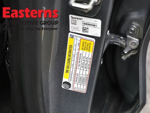 Used 2024 Chevrolet Colorado W/T RWD image 33