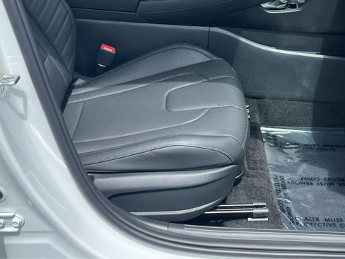 New 2026 Hyundai Elantra Limited FWD image 18