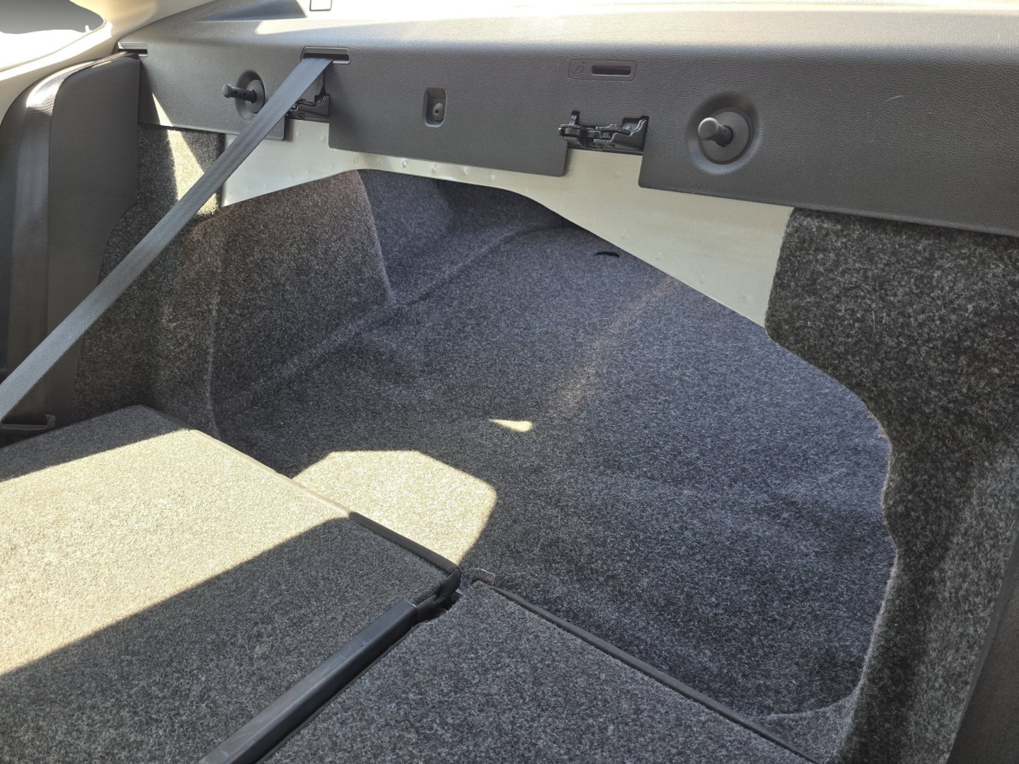 Used 2025 Volkswagen Jetta SE FWD image 29