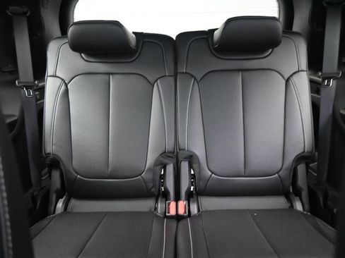 New 2025 Jeep Grand Cherokee L Limited w/ Luxury Tech Group II RWD image 16