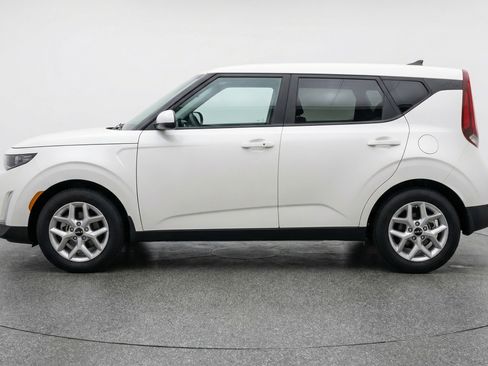 Used 2025 Kia Soul LX w/ LX Technology Package image 5