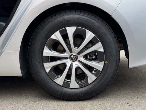 Used 2022 Toyota Prius Prime XLE image 13