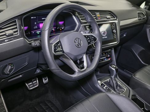 Used 2024 Volkswagen Tiguan SE R-Line AWD/4WD image 29