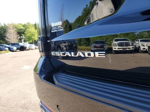 Used 2025 Cadillac Escalade Premium Luxury w/ LPO, Radiant Package RWD image 7