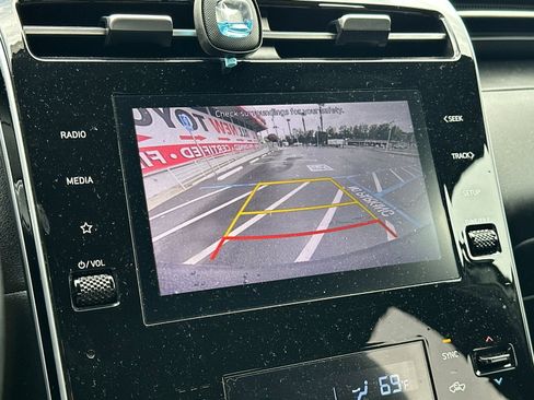 Used 2022 Hyundai Santa Cruz SEL Premium image 17