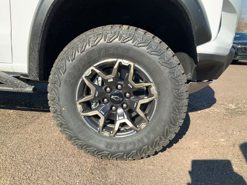 New 2026 Chevrolet Colorado ZR2 w/ Technology Package image 9