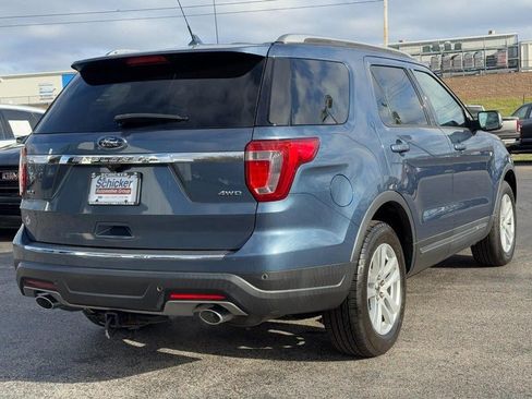 Used 2018 Ford Explorer XLT w/ Equipment Group 202A image 3