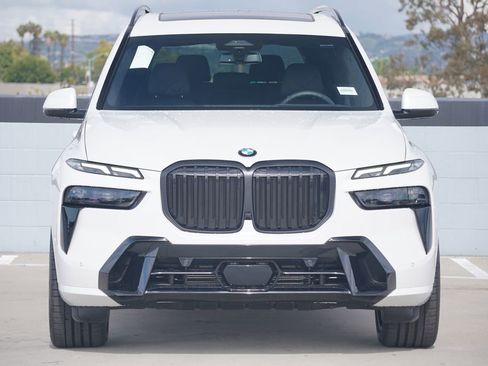 New 2026 BMW X7 xDrive40i w/ M Sport Package image 2