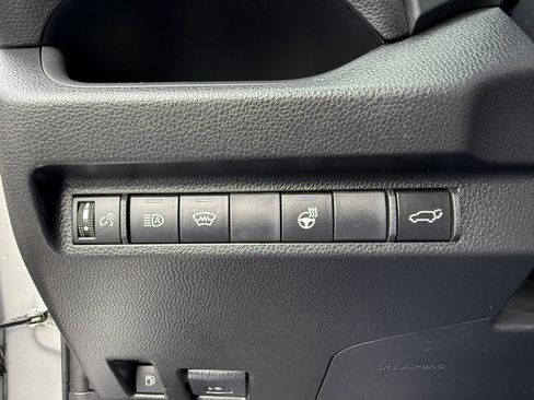 Used 2023 Toyota RAV4 SE image 25