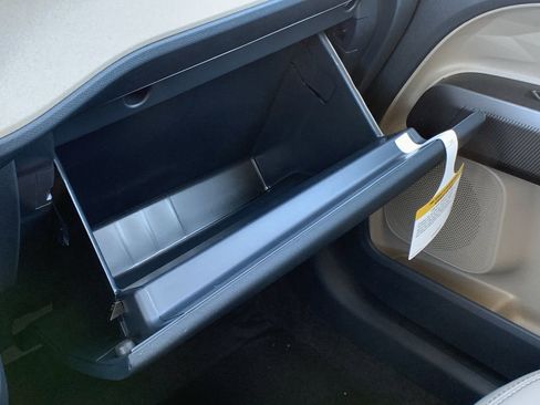 New 2025 Ford Maverick Lariat w/ 4K Tow Package image 27