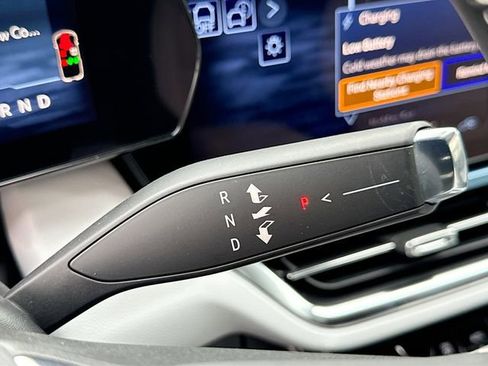 New 2026 Chevrolet Equinox EV LT image 18