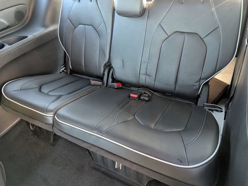 New 2026 Chrysler Pacifica Limited w/ S Appearance Package AWD/4WD image 31