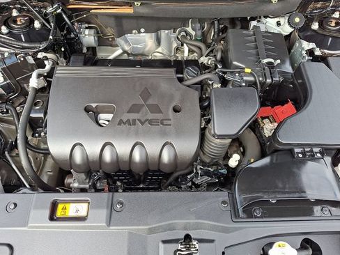 Used 2020 Mitsubishi Outlander ES AWD/4WD image 28