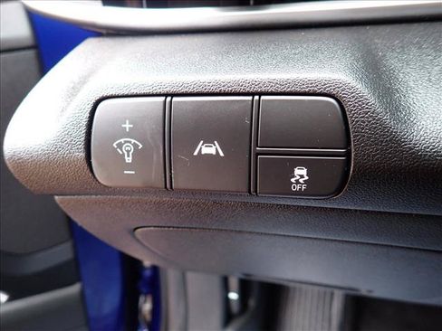 Used 2023 Hyundai Elantra SEL FWD image 9