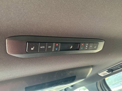 New 2026 Toyota Sienna Platinum AWD/4WD image 38