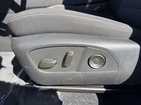 Used 2025 GMC Acadia Elevation FWD image 10