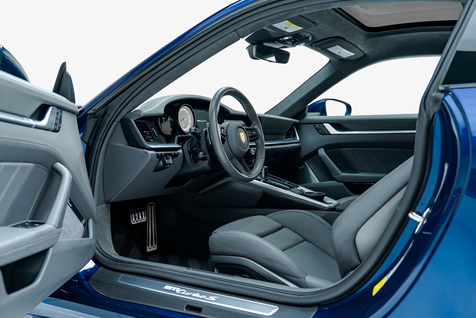 Used 2022 Porsche 911 Turbo S AWD/4WD image 3