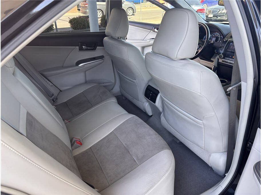 Used 2014 Toyota Camry XLE w/ Leather Package FWD image 15