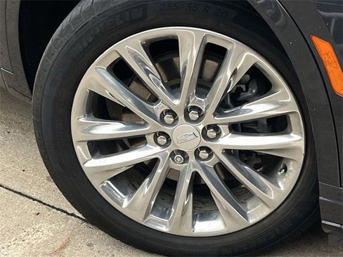 Used 2023 Cadillac XT6 Premium Luxury w/ Technology Package image 10