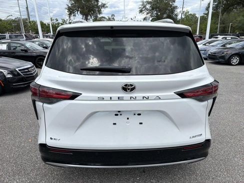 New 2026 Toyota Sienna Limited FWD image 3