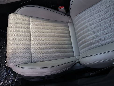 Used 2023 Genesis G70 2.0T w/ Sport Prestige Package image 30