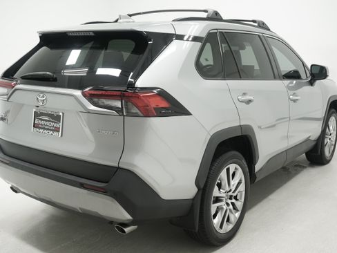 Used 2023 Toyota RAV4 Limited FWD image 4