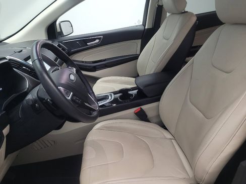 Used 2018 Ford Edge Titanium w/ Technology Package FWD image 17