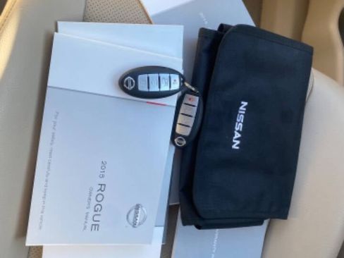 Used 2015 Nissan Rogue SL w/ SL Premium Package image 17