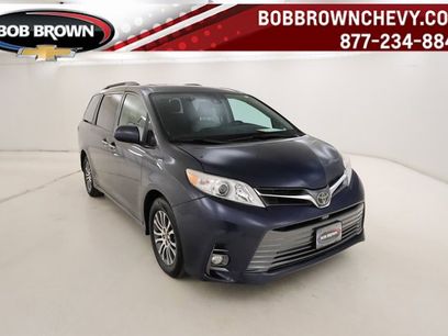 Used 2018 Toyota Sienna XLE w/ Carpet Mat Package