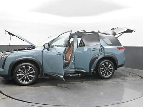 New 2026 Nissan Pathfinder Platinum AWD/4WD image 48