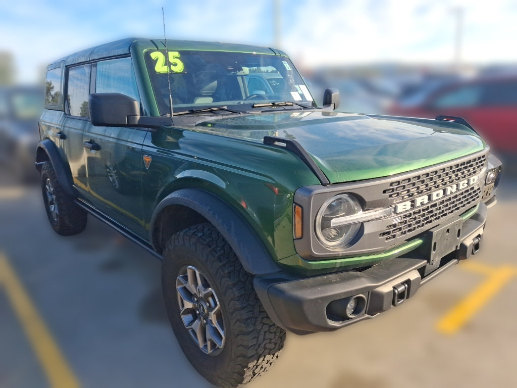 Used 2025 Ford Bronco Badlands AWD/4WD image 3