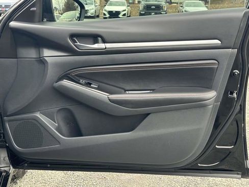 Used 2023 Nissan Altima 2.5 SR w/ SR Premium Package image 9