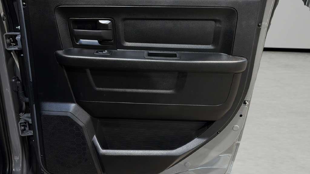 Used 2022 RAM 1500 Express w/ Ceramic Grey Express Package AWD/4WD image 12