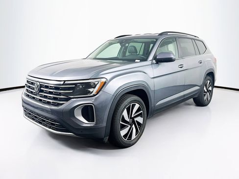 Used 2025 Volkswagen Atlas SE AWD/4WD image 3